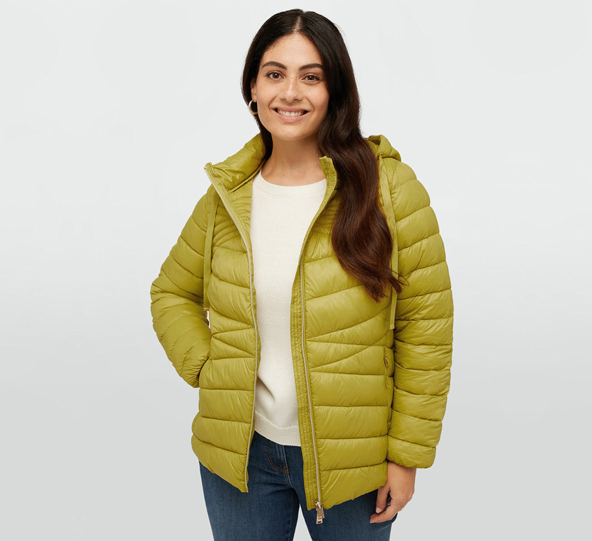 Down jackets and quilted jackets