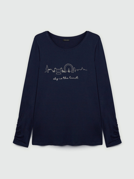 T-shirt with skyline embroidery and writing