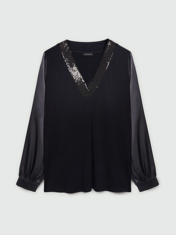 Blusa bimaterica con scollo ricamato in paillettes