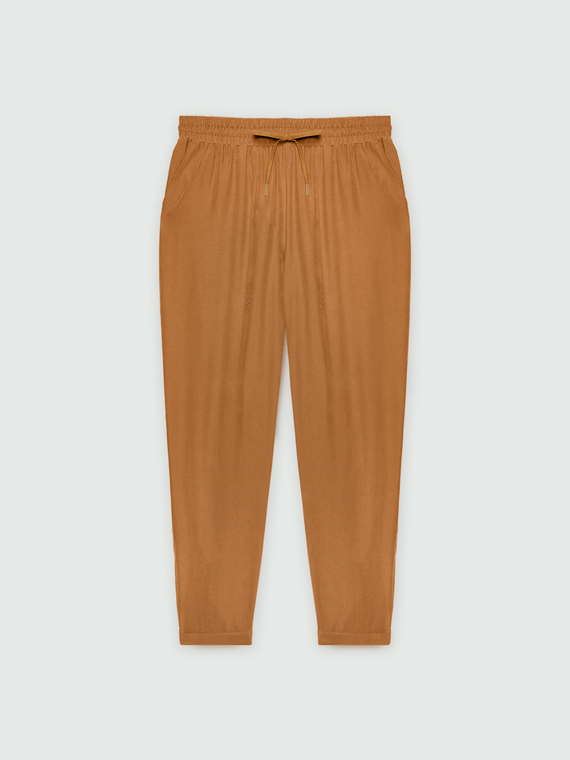 Pantalón jogger con bolsillos americanos