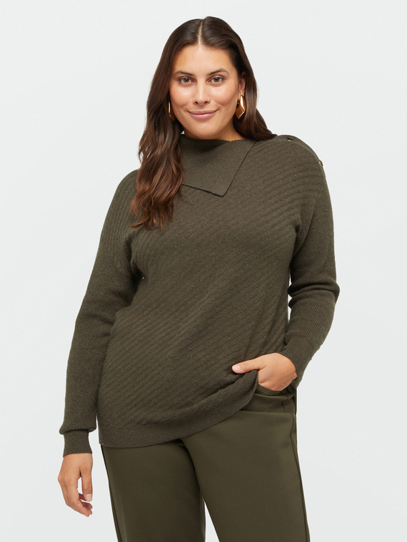 Pullover mit weitem Kragen und Knöpfen