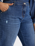 Jeans Moon Fit con micro strappi image number 2