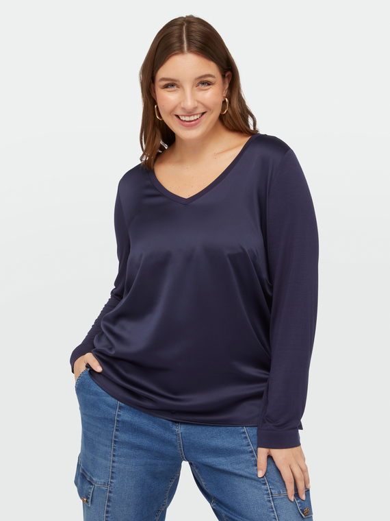 T-shirt with V-neck in two fabrics