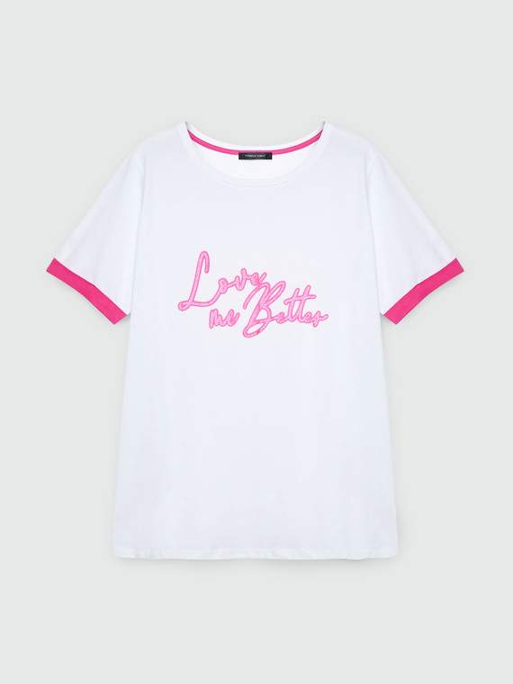 T-shirt with lettering