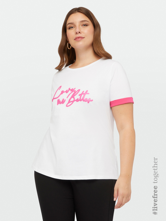 T-shirt with lettering