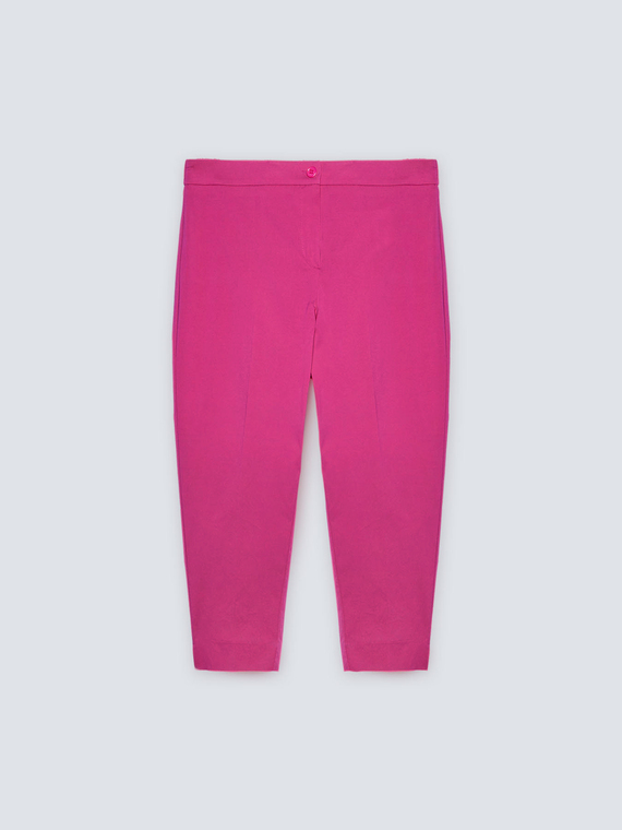 Capri trousers made of stretch fabric