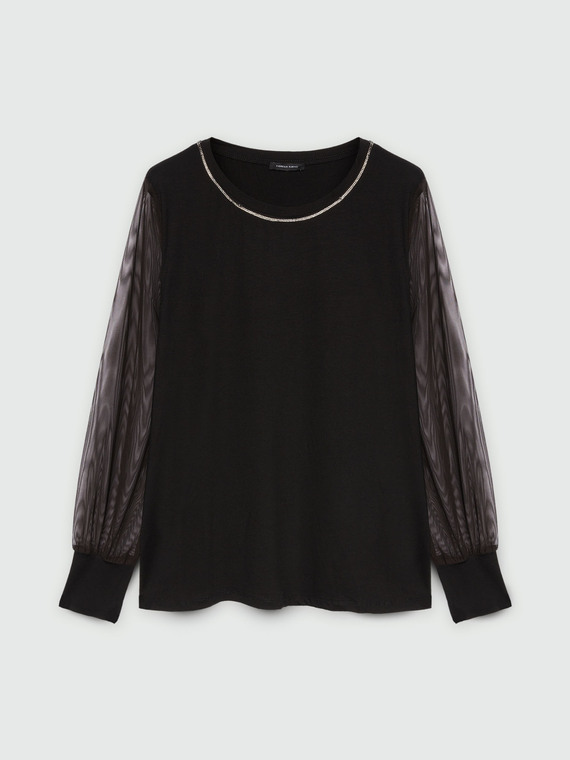 T-shirt con maniche in tulle e piccoli strass