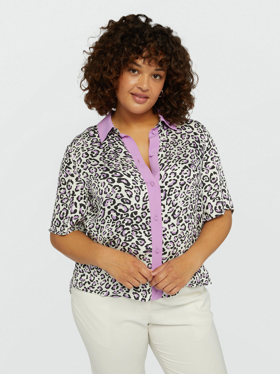 Boxy shirt with animal print