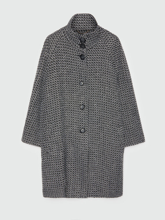 Yarn-dyed coat with buttons