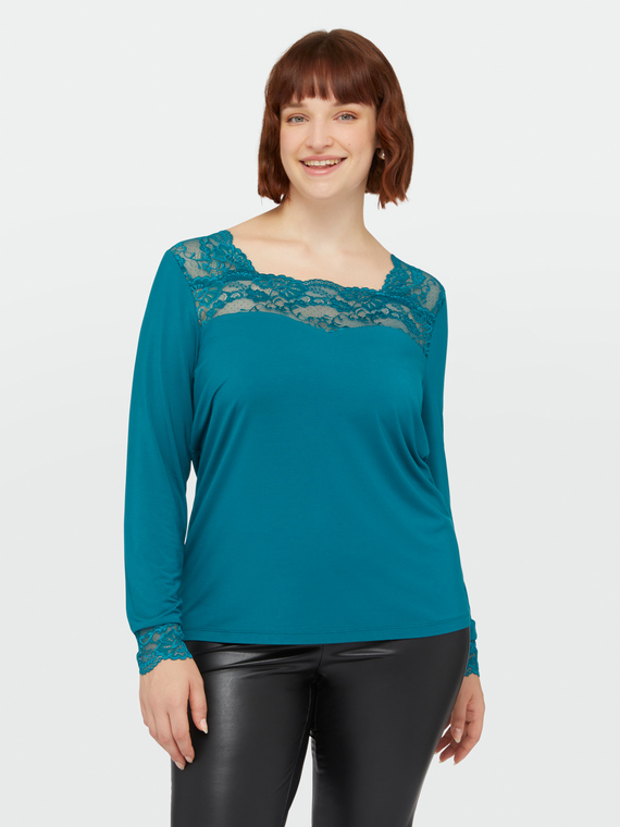 T-shirt with lace