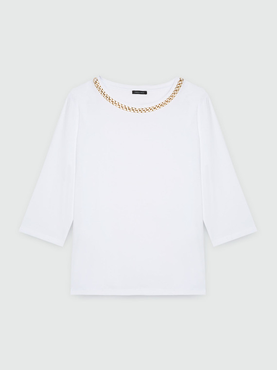 T-shirt con catena sullo scollo