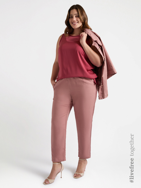Top in raso con nodo sul fianco