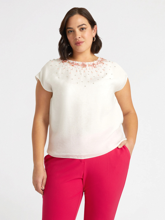 Blusa con scollo ricamato effetto dégradé