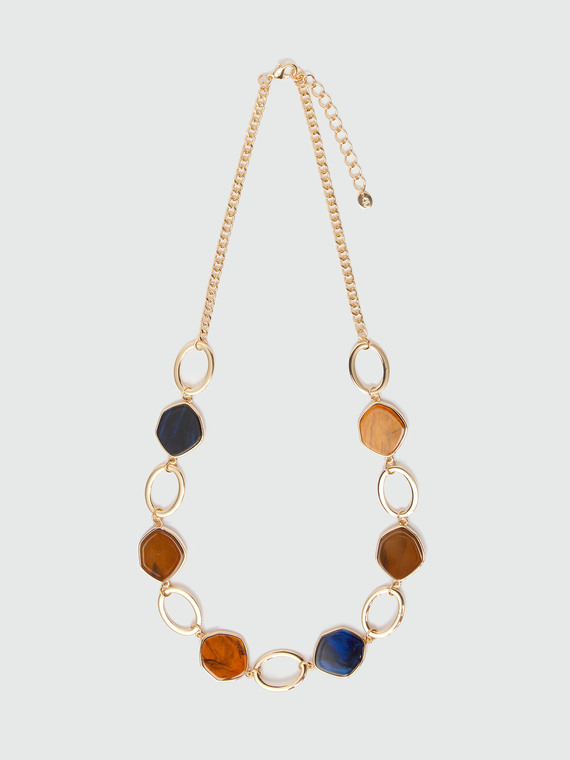 Collana con ciondoli colorati
