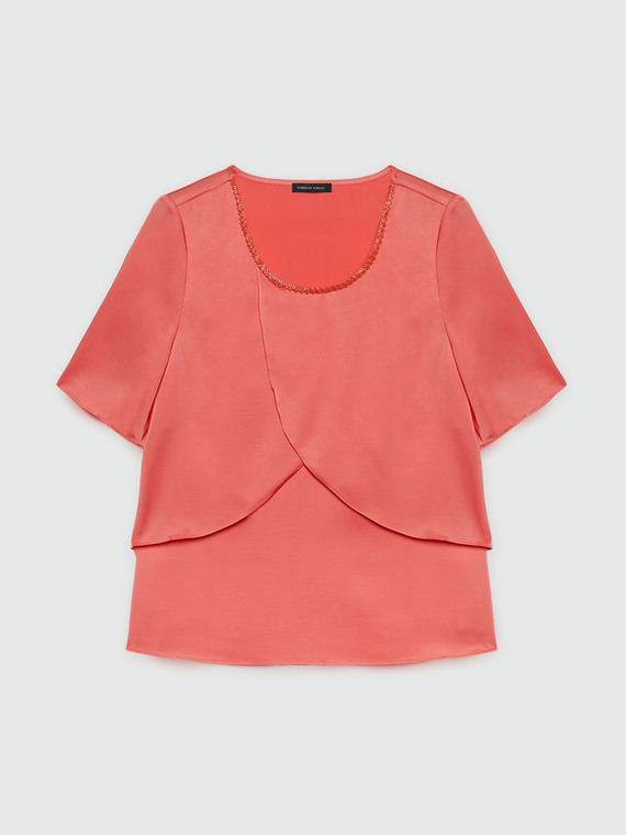 Blusa a balze con ricamo in perline