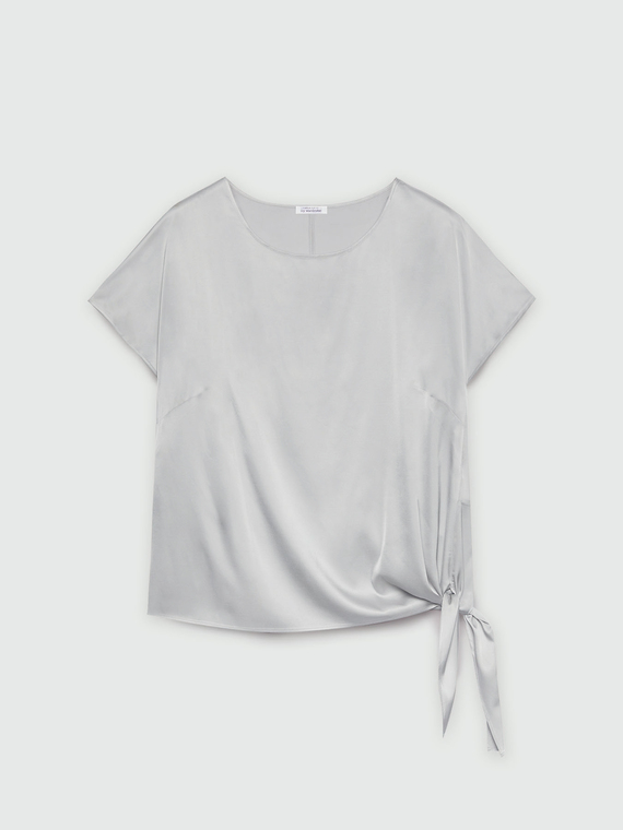 Blusa con viscosa LENZING™ ECOVERO™ con nodo al fondo