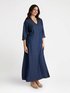 Vestito lungo incrociato davanti con fibre in TENCEL™ image number 3