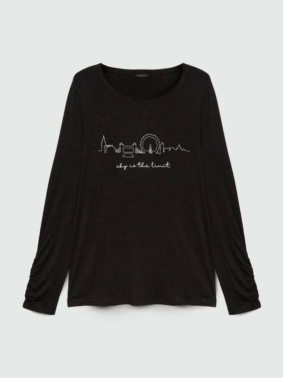 T-shirt con ricamo skyline e scritta